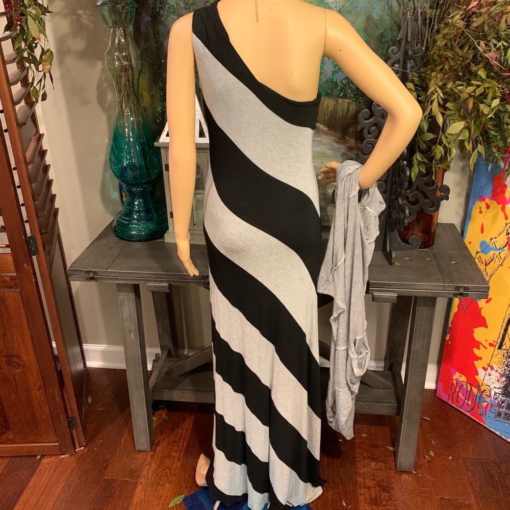 Super comfortable jersey asymmetrical dress with jacket . - Picture 2 of 2